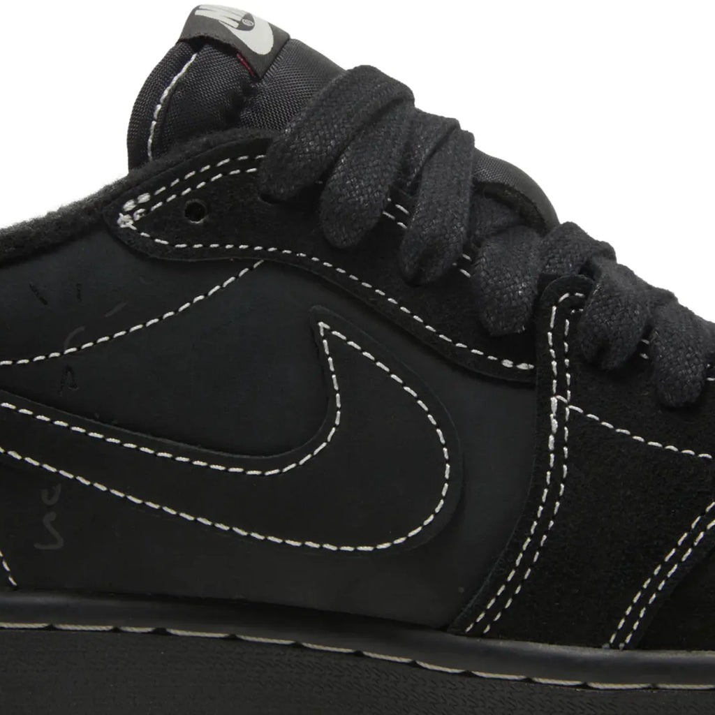Jordan 1 Retro Low OG SP Travis Scott
Black Phantom